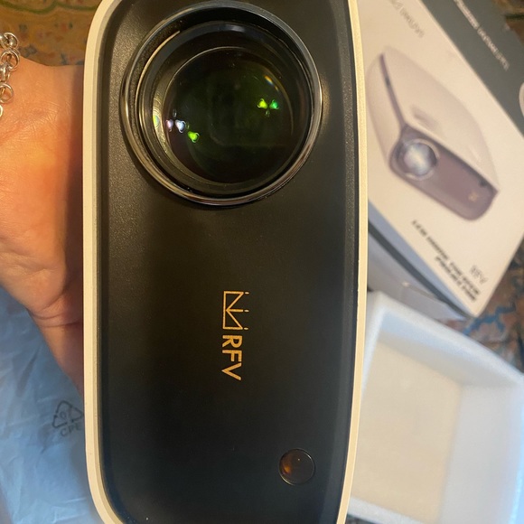 Mini Projector - Picture 7 of 16